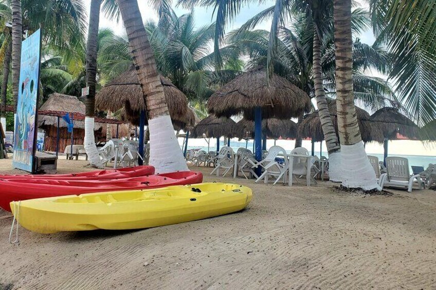 ADULTS GOLD A day at the beach at Los Arrecifes Restaurant-Open Bar And Massage.