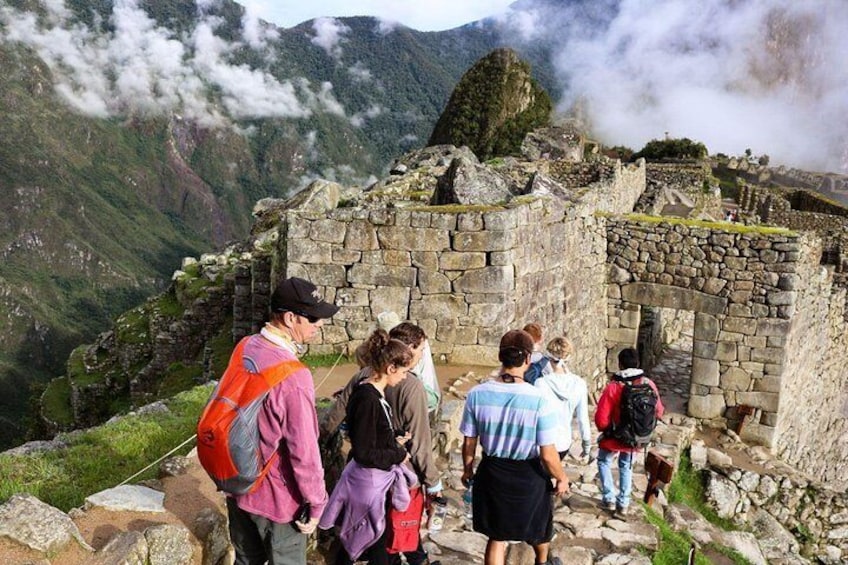 Guide in Machu Picchu (Small Group)