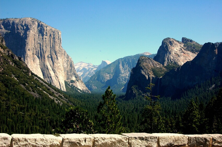 Yosemite Hotel Tour with Accommodations in Yosemite Valley