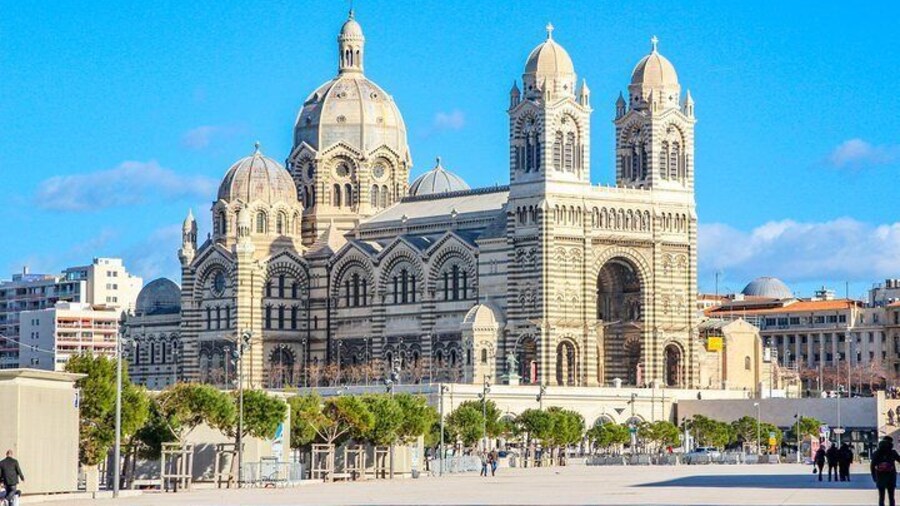Architectural Walk of Marseille with a Local