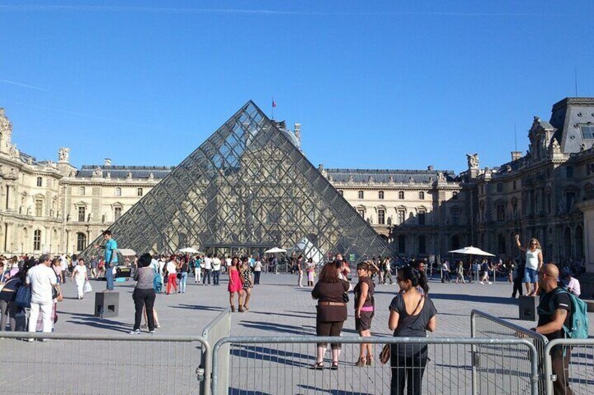 Private tourist guide in Paris! Book your official guide!