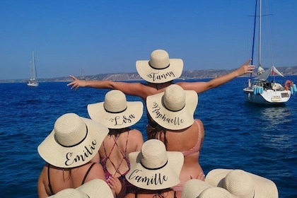 Discovery of the coves of the Blue Coast by boat