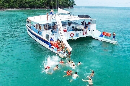 FLAMINGO, Guanacaste All-inclusive Catamaran Snorkel Adventure