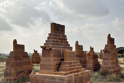 Karachi Heritage Express: Thatta UNESCO Tour