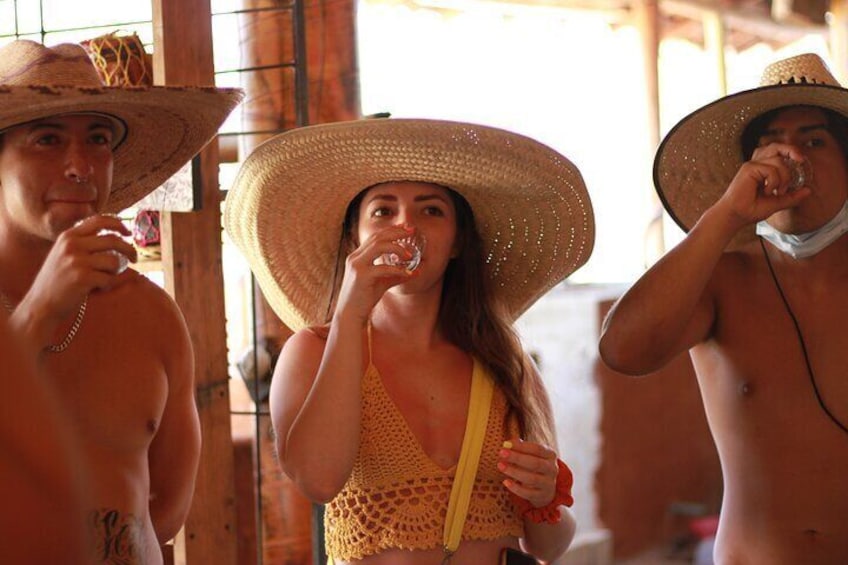 Join us to live an amazing time with Mezcal!