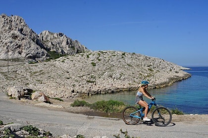 Self guided tours and Bike Rental in Marseille near Calanques