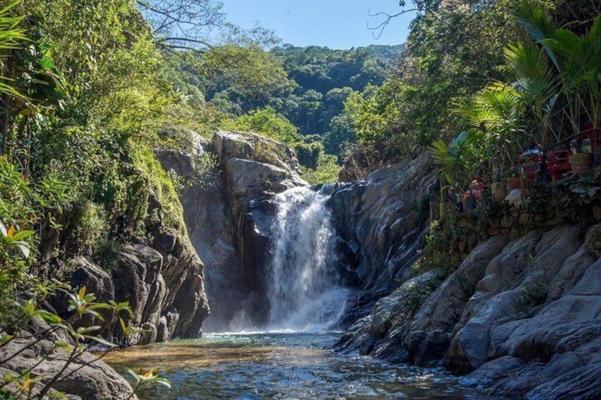 Quimixto waterfall
