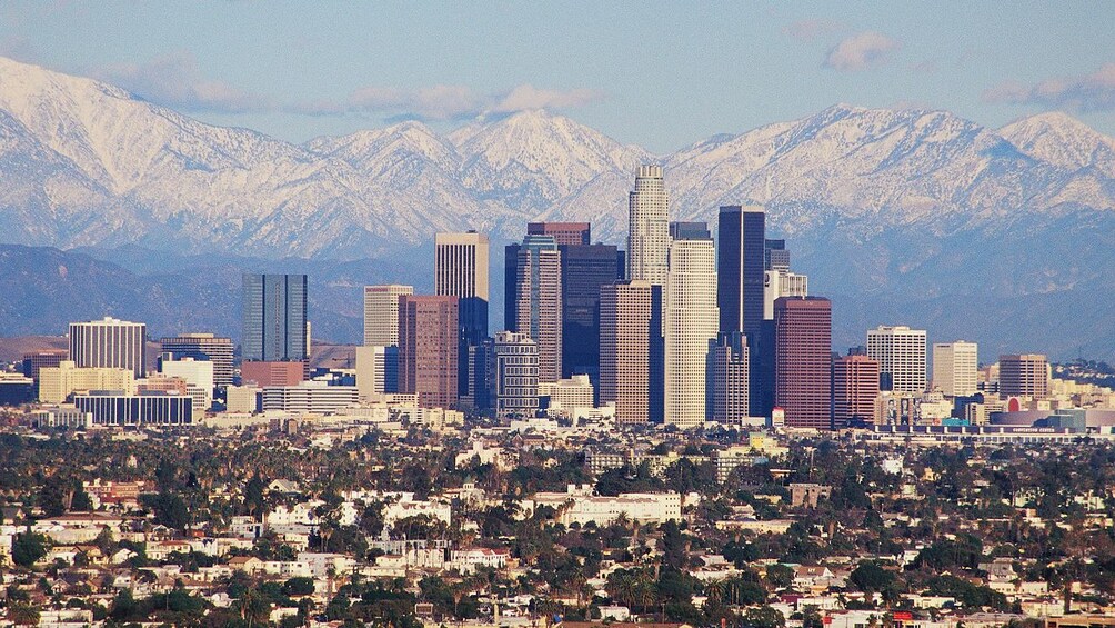 city and mountain view of Los Angeles