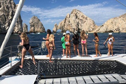 Snorkel, Boat Tour, Open Bar & Lunch!