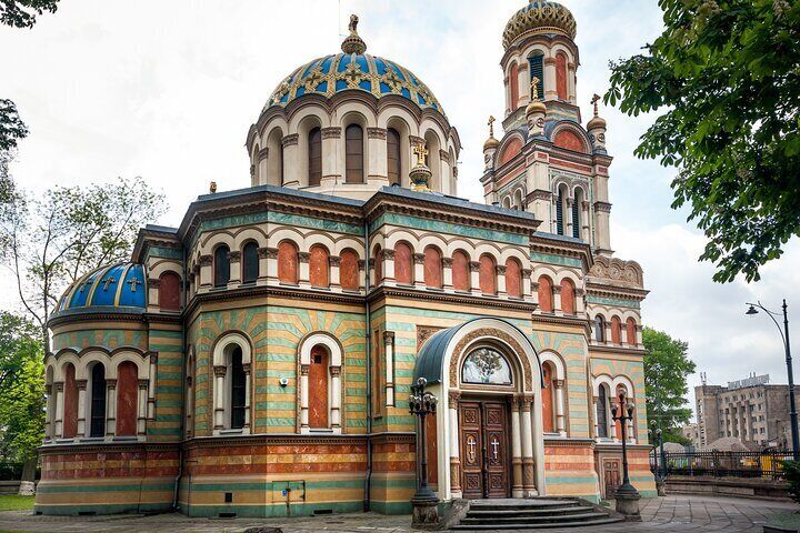 Lodz Old Town Manufaktura Highlights Private Walking Tour