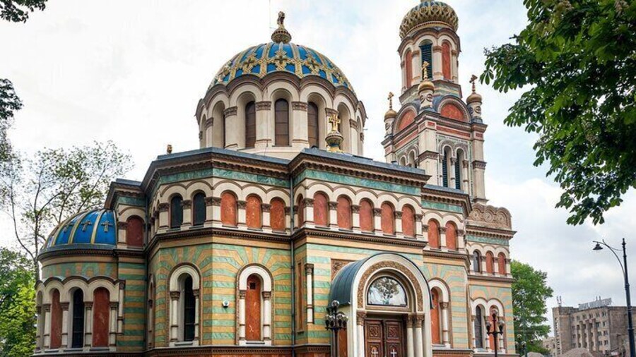 Lodz Old Town Manufaktura Highlights Private Walking Tour