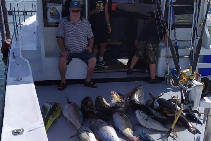 Private fishing charter Big Boat 48ft 14 pax Great Marlin, selfish, Mahi Mahi