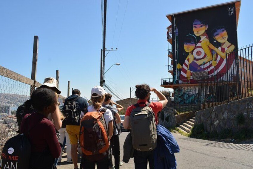 Graffiti Tour in Valparaiso