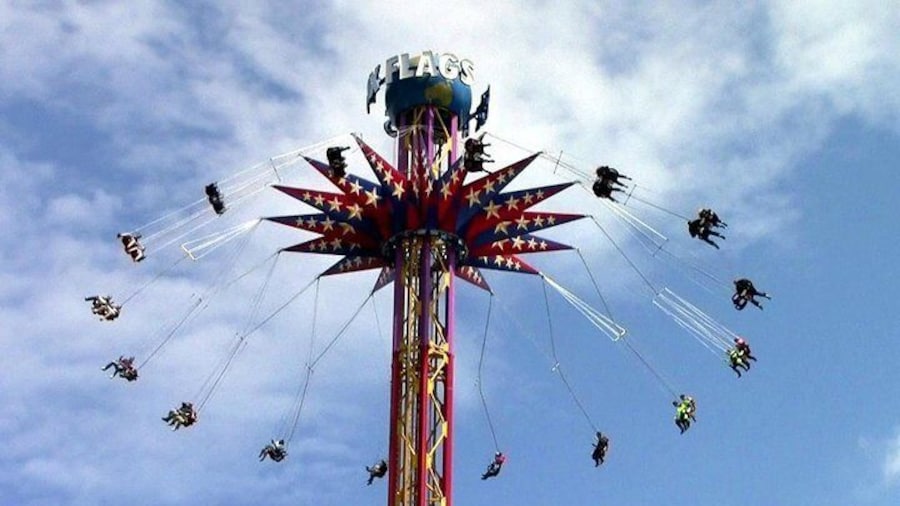 Transportation and access to Six Flags amusement park