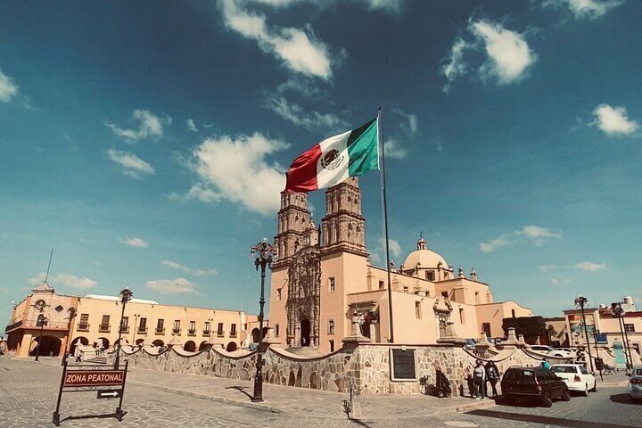 Collective Tour Of La Independencia (dolores, Atotonilco, San Miguel)