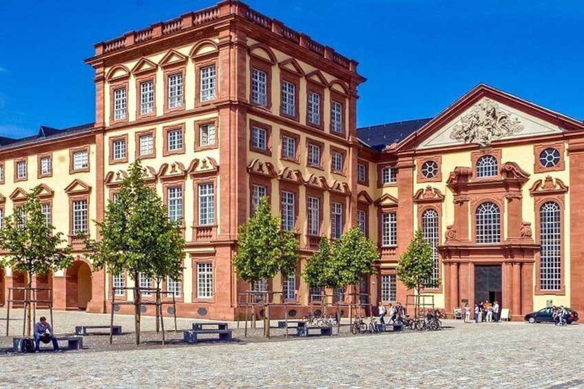 Discover Mannheim in 60 Minutes with a Local