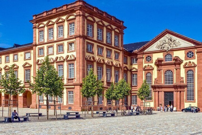 Architectural Walk of Mannheim with a Local