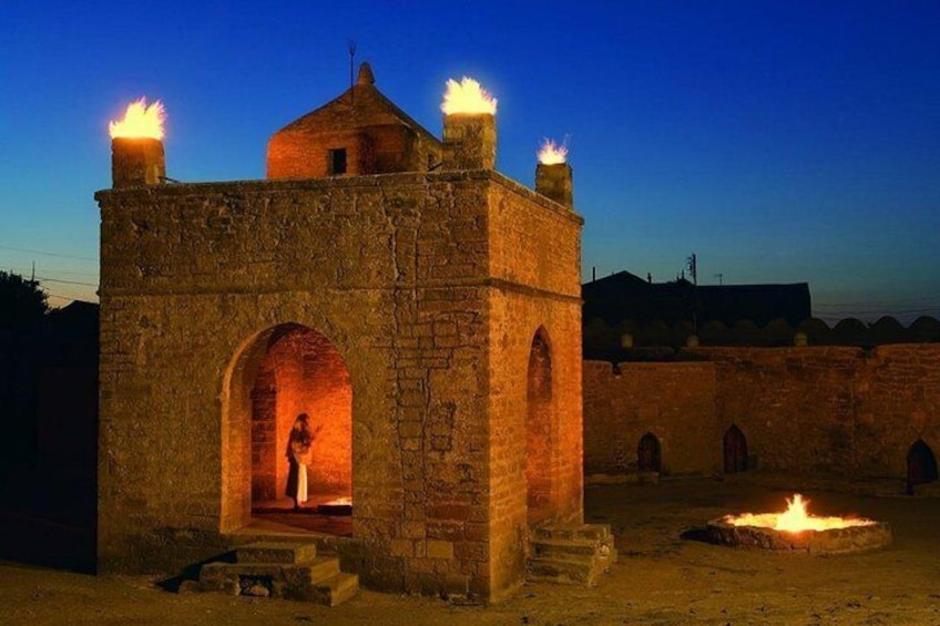 Discover Fire Temple - Ateshgah and the legendary Burning Mountains in Ateshgah & Yanardag Tour!