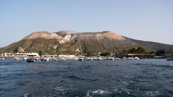 Aeolian Islands Tour to Lipari & Vulcano with Cruise