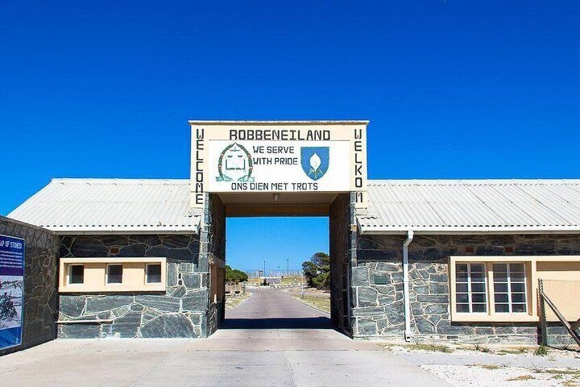 Cape Town Private Tour - Robben Island Gateway & Table Mountain Car