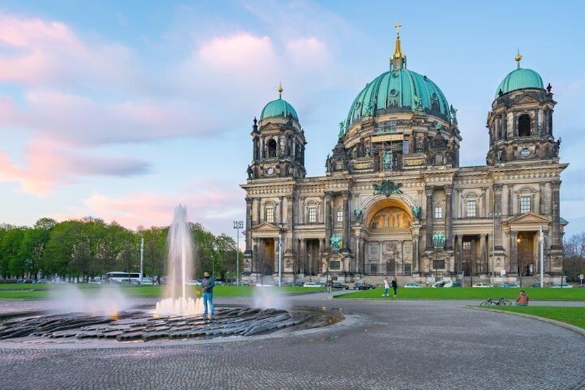Berlin Cathedral, Lustgarten