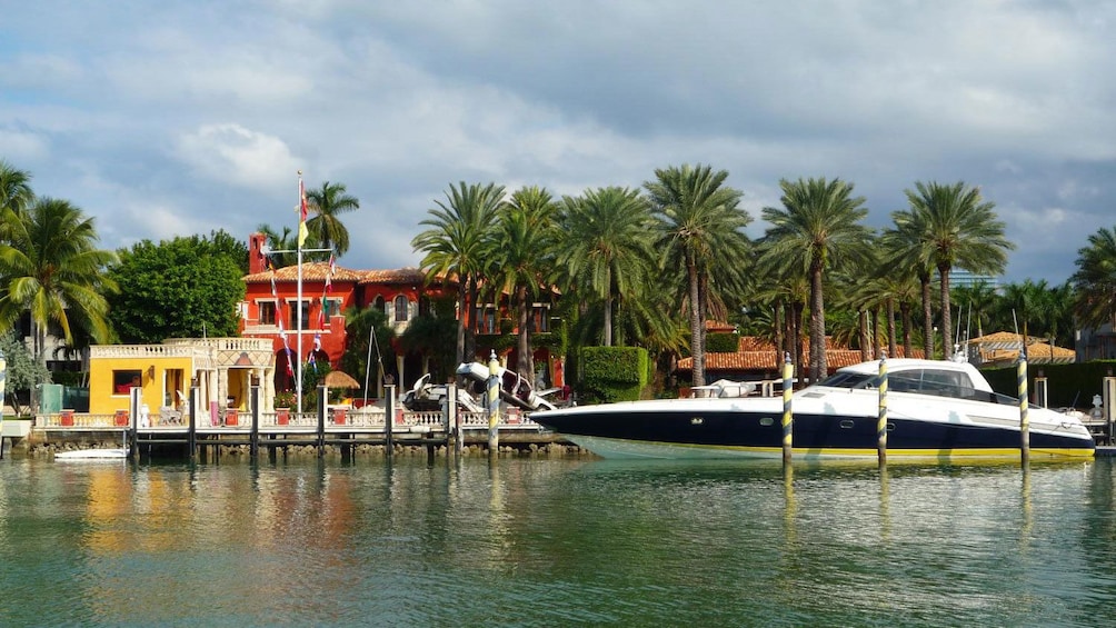 Large homes and personal docks in Miami