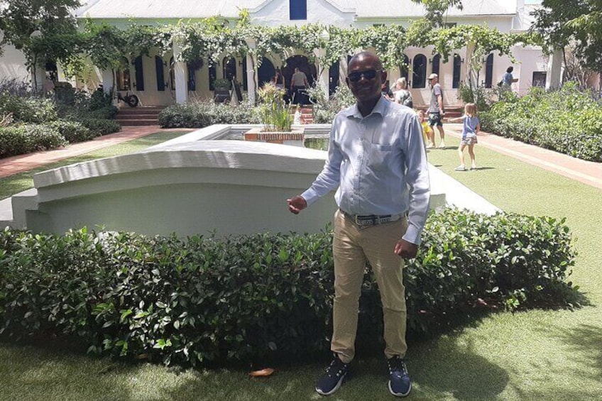 Full Day Wine Tasting in Stellenbosch, Franschoek & Paarl fees included