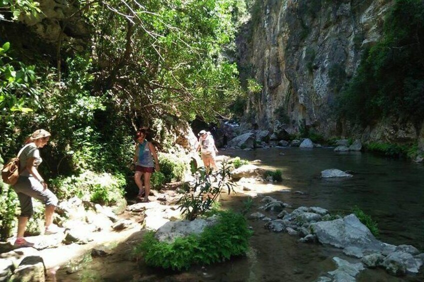 Trekking to the waterfalls Of akchour XT