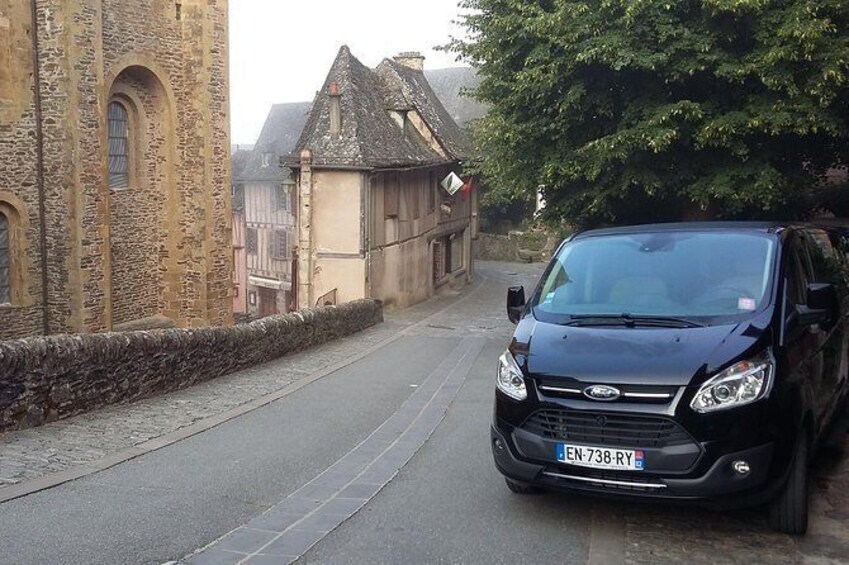 Show item 1 of 4. Transfer from Toulouse to Conques, 1-7 persons