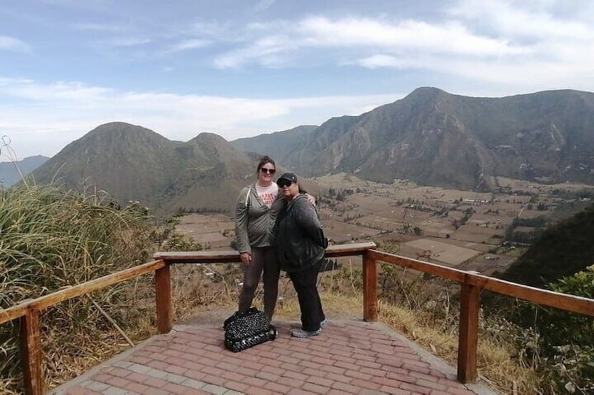 City Tour in Quito. Muffin, Cable Car, Historic Center and Middle of the World