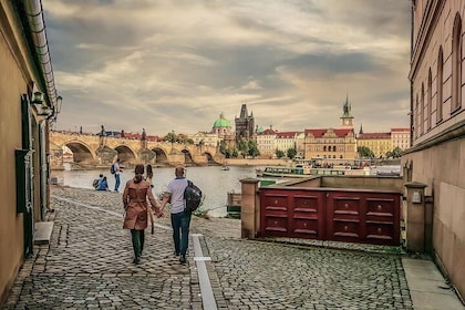 Private Prague walking tour with Pilsner brewery trip & Lunch