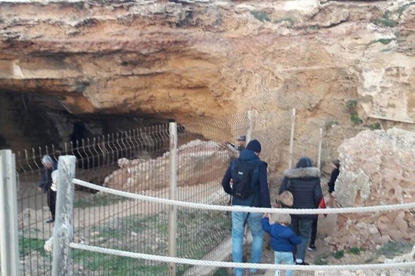 The Haouaria Caves