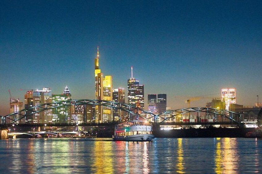 Admire Frankfurt's sights by night on this evening cruise