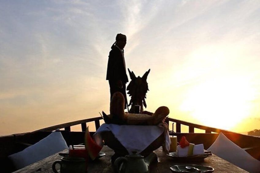 Romantic Sunrise Breakfast Experience at Lombok