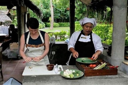 Lombok Cooking Class with Fresh Market Visit at Tugu Hotel