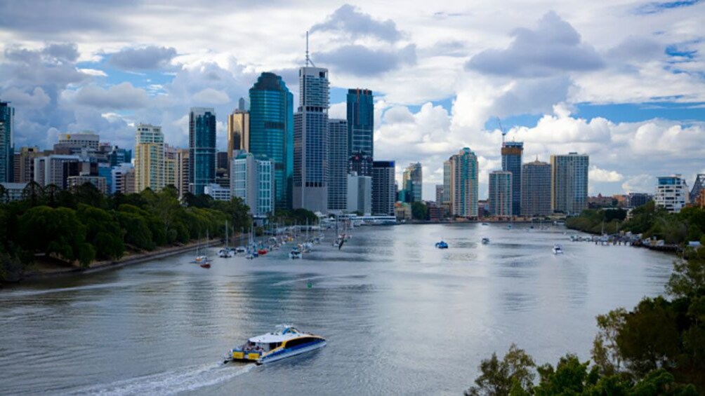 City and harbor in Brisbane