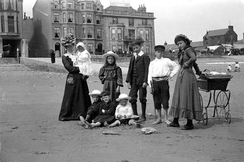 Holidaymakers in past times in Ramsey