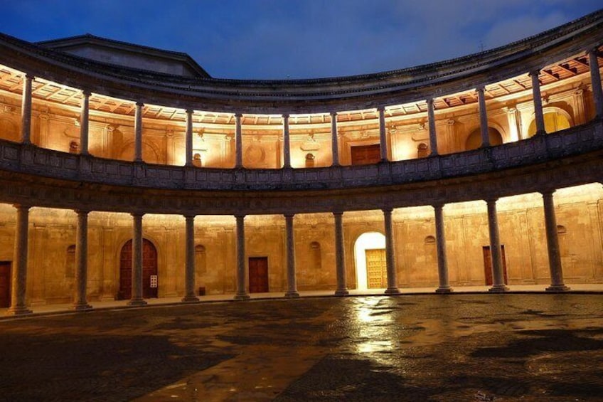 Granada Private Walking Tour with Professional Guide
