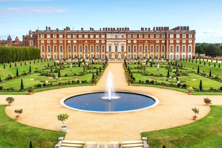 Hampton Court Palace Half Day Trip from London with Tickets