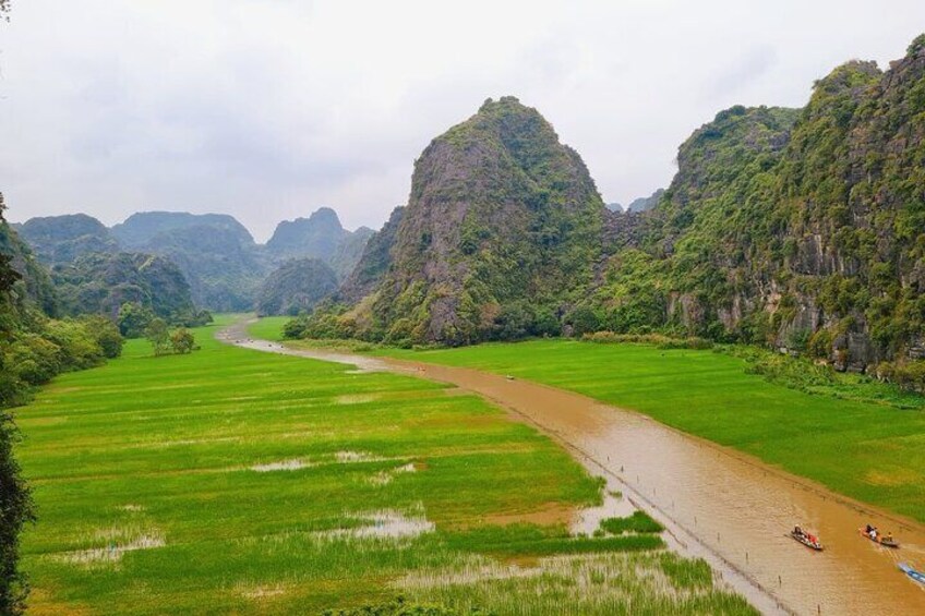 Ninh Binh Jeep Tours / Ninh Binh Vespa Tours 