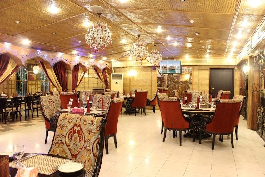 Dining at Al Areesh restaurant with Abu Dhabi city tour