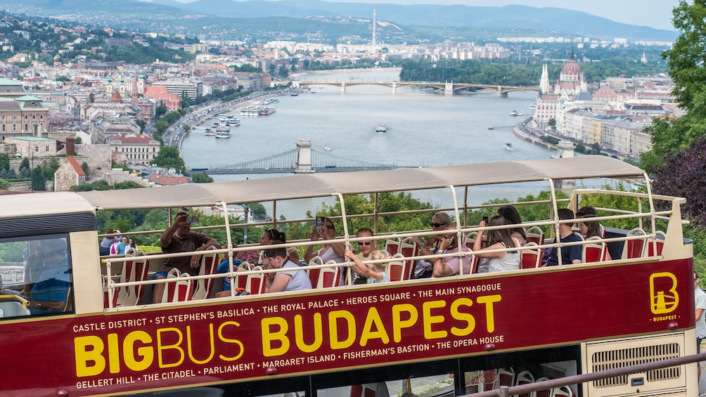 Big Bus Budapest Tour