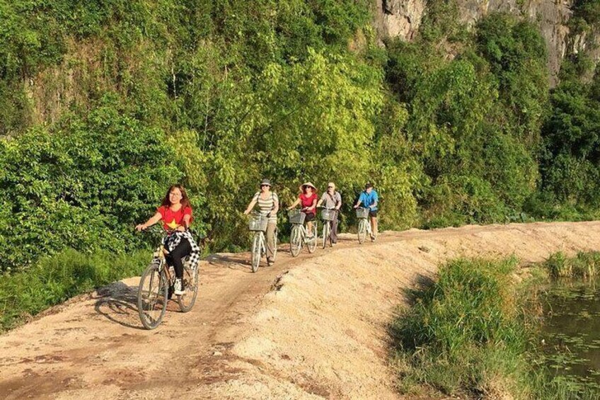 Ninh Binh - Hoa Lu - Mua Cave - Tam Coc - Cycling 1 Day Tour