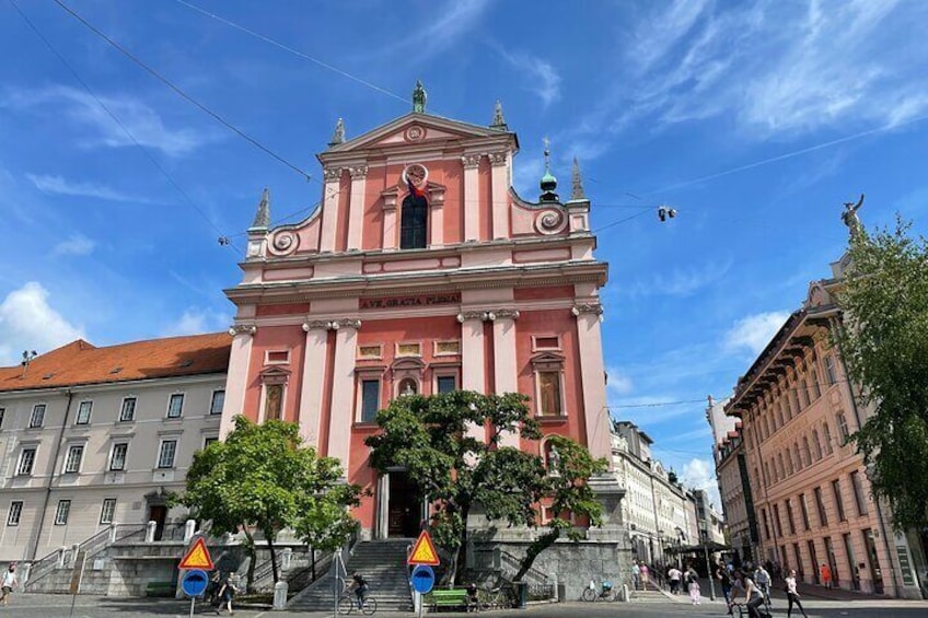 Ljubljana and Lake Bled with Castle Ticket from Zagreb