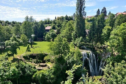 Recorrido de día completo por los lagos de Plitvice y Rastoke desde Zagreb