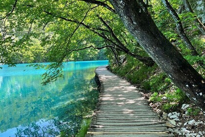 Recorrido de día completo por los lagos de Plitvice y Rastoke desde Zagreb