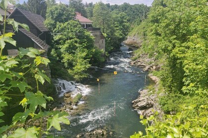 Recorrido de día completo por los lagos de Plitvice y Rastoke desde Zagreb