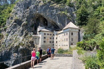 Ljubljana, Postojna Cave&Predjama Castle with Tickets from Zagreb