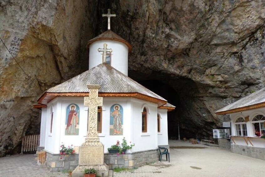 Ialomitei Cave