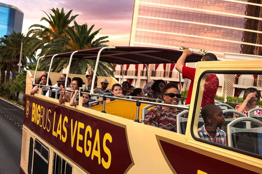 Las Vegas Panoramic Night Bus Tour